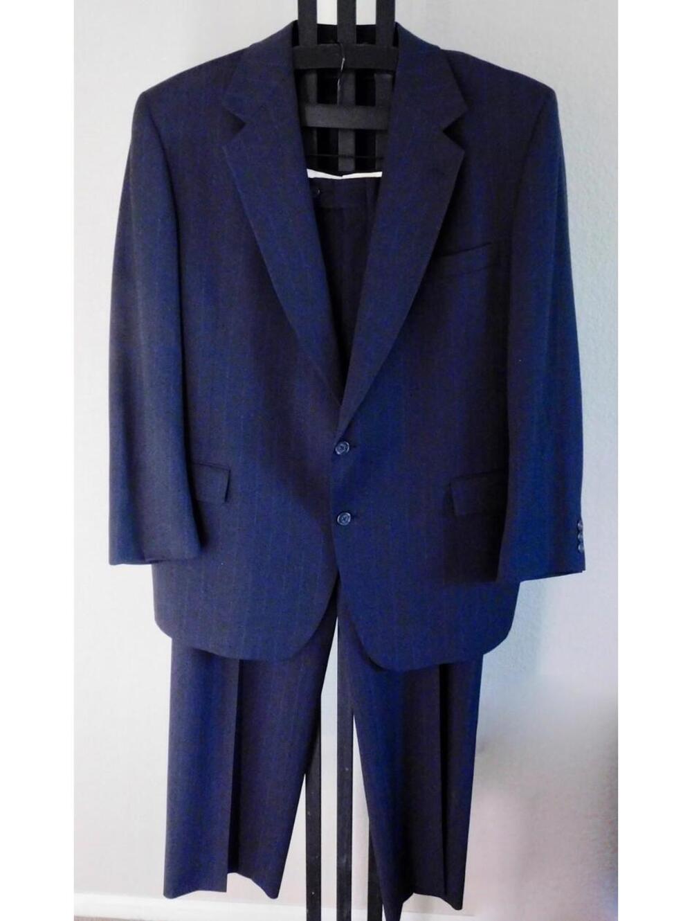 Botany 500 Couture Men's 2 Piece Suit Size 48L Black Pinstripe 100% Wool